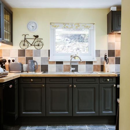 Cosy, Coastal Cottage In Snowdonia 할레흐 외부 사진