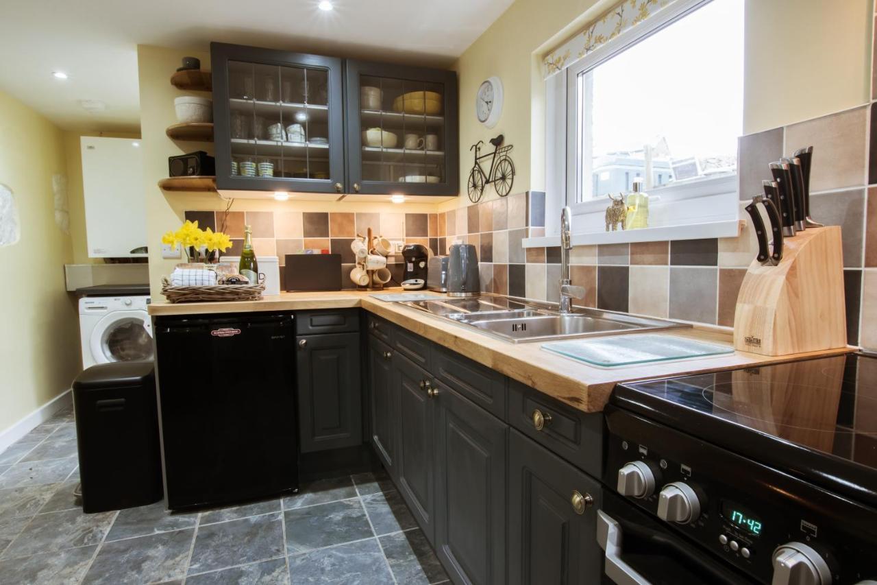 Cosy, Coastal Cottage In Snowdonia 할레흐 외부 사진